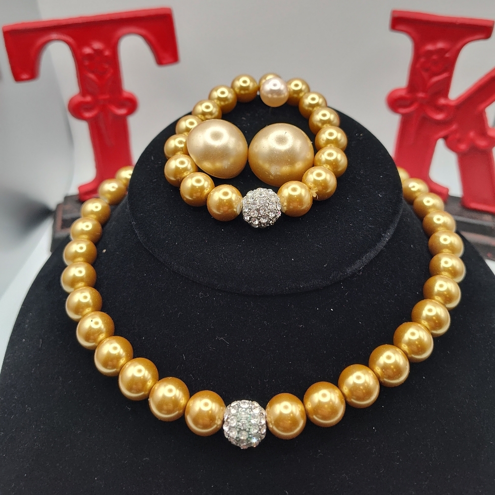 Elegant Gold Faux Glass Pearl Jewelry Set Includes Clip Japan Earrings